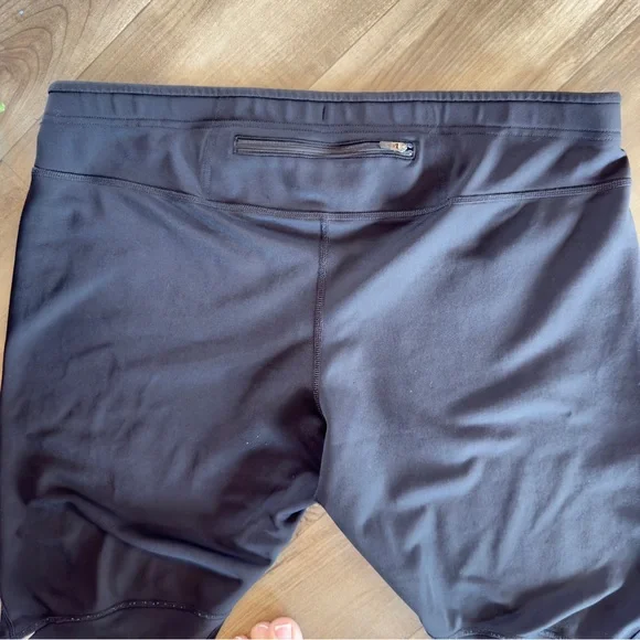 The North Face black lined Capri leggings size XL - Picture 7 of 8